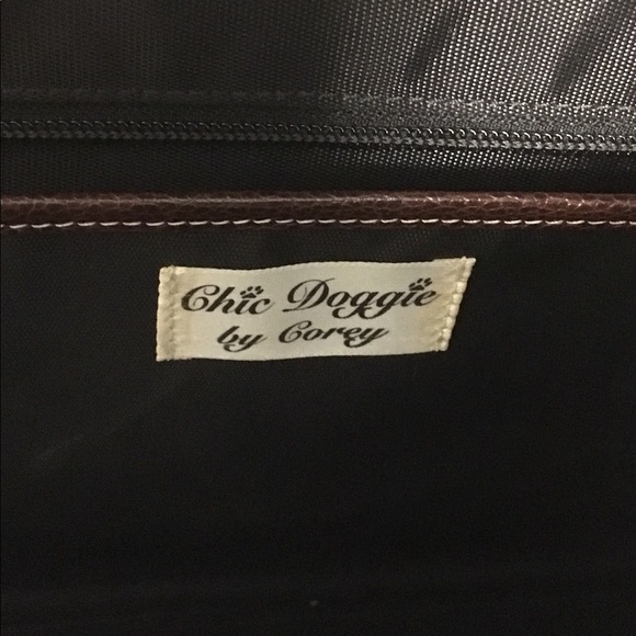 Chic Doggy By Corey - Picture 1 of 3